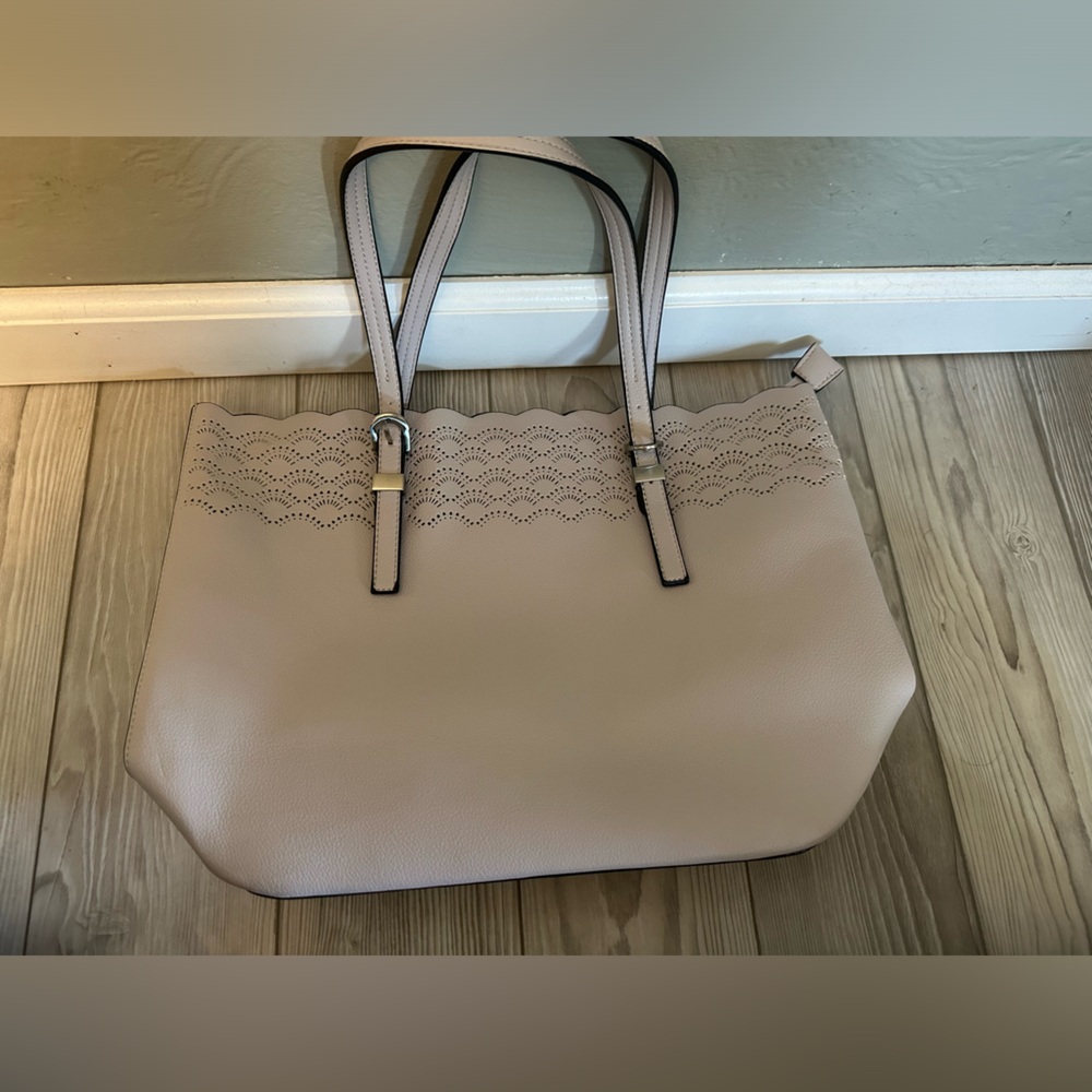 Urban Expressions Audrie Laser Cut Tote, Grey; 11”H-16”Wx 5”D w/Zipper Closure.